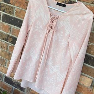 Patterned bell sleeve